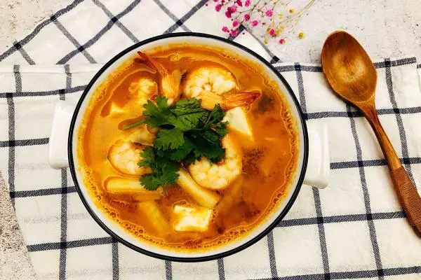 西红柿虾仁豆腐汤
