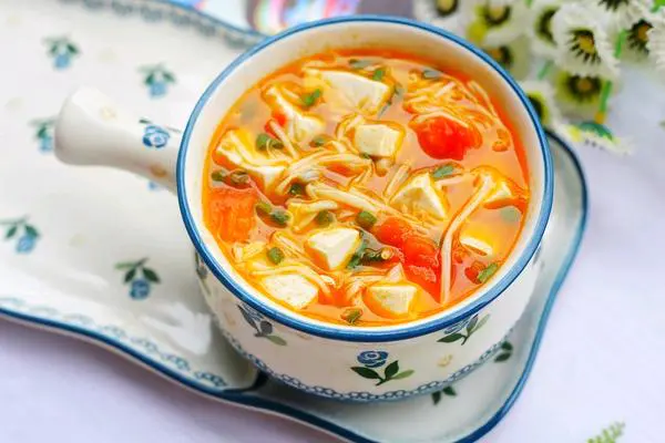 番茄菌菇豆腐汤