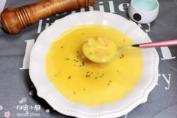 奶油南瓜虾仁浓汤