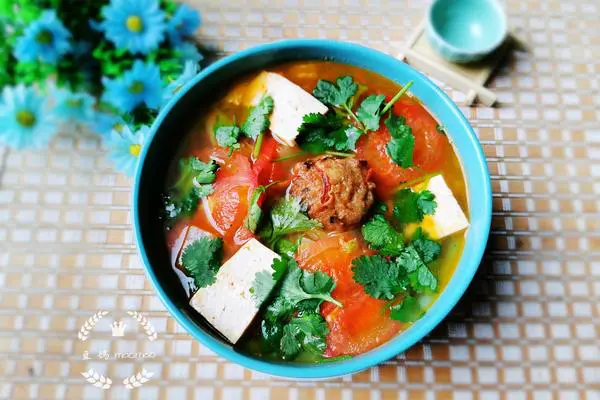 西红柿白菜豆腐汤