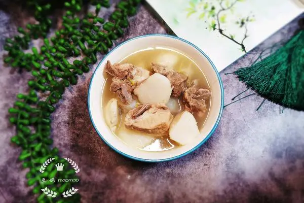 芋头排骨汤