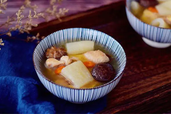 竹荪炖鸡汤