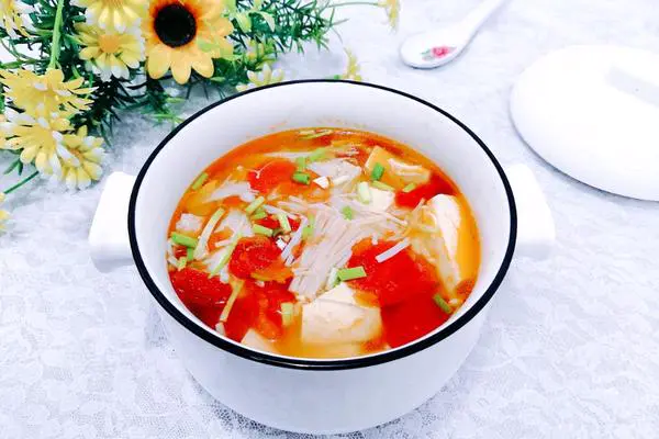 番茄金针菇豆腐汤