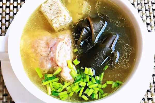 海带骨头豆腐汤