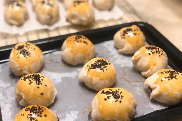 雪媚娘蛋黄酥