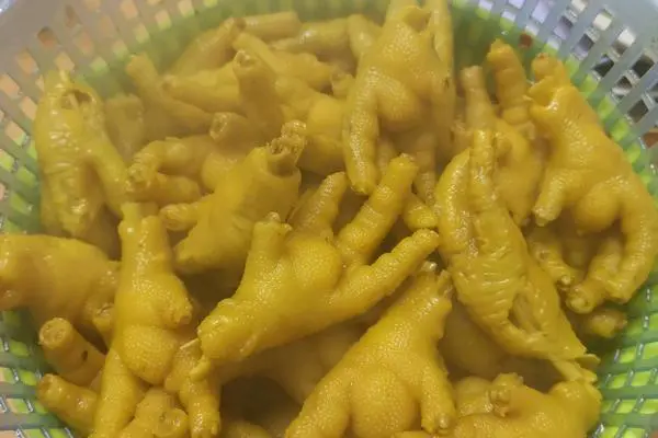 盐焗鸡爪