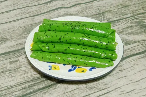 芹菜芝麻鸡蛋饼