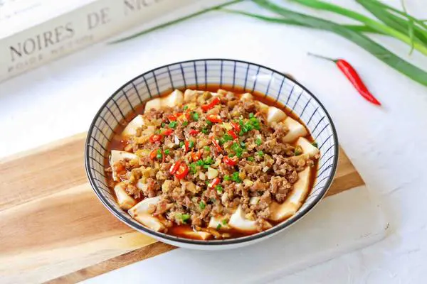 榨菜肉末蒸豆腐