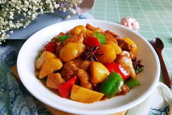 土豆炖鸡腿