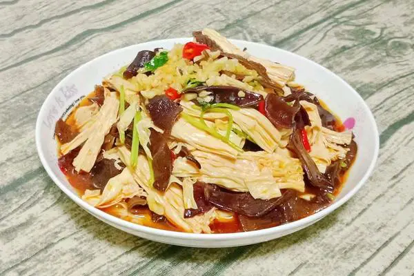 凉拌腐竹木耳