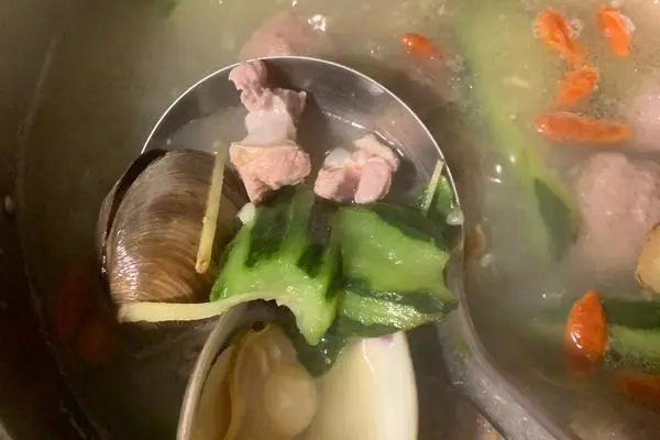 蛤蜊丝瓜汤（夏日粤菜靓汤）