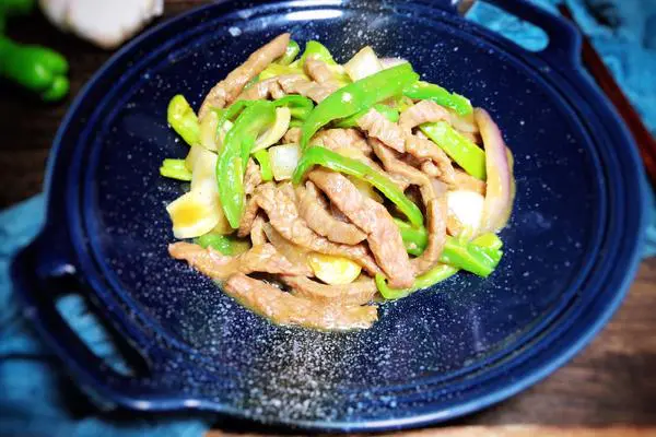 青椒洋葱炒牛肉