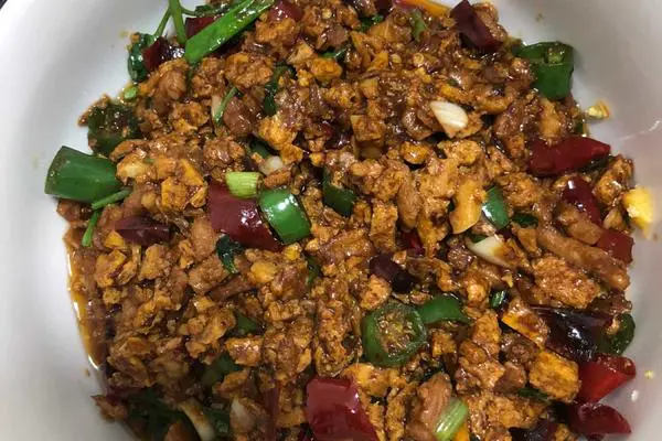 香辣肉丁鸡蛋酱