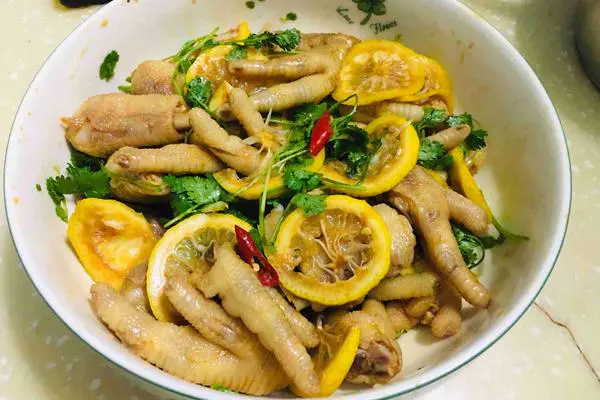 柠檬泡鸡爪