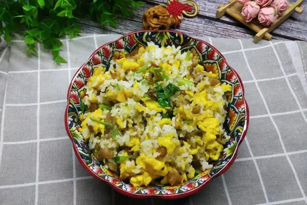 外婆菜蛋炒饭