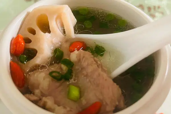 排骨藕汤蒸盅