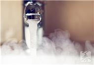肾虚用什么泡脚好？热水泡脚温肾阳