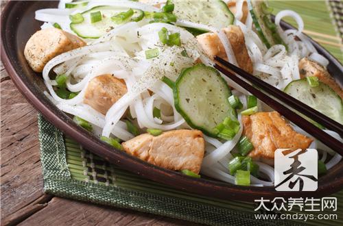 青菜炒粉条的做法