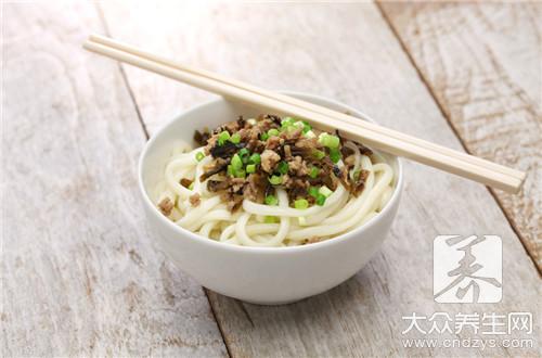 凉拌牛筋面怎么做？