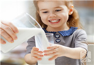  脱脂牛奶做酸奶