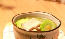 菠萝苦瓜排骨汤的做法
