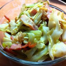 咖喱味圆白菜炒培根