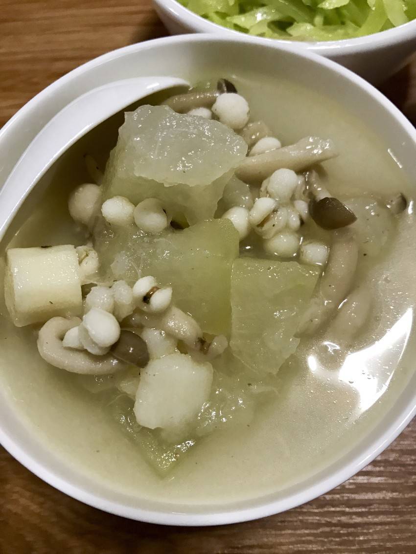 冬瓜薏米山药蟹味菇汤