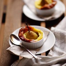 胖梨子去游泳，泳圈漏气了（Pear Clafoutis）