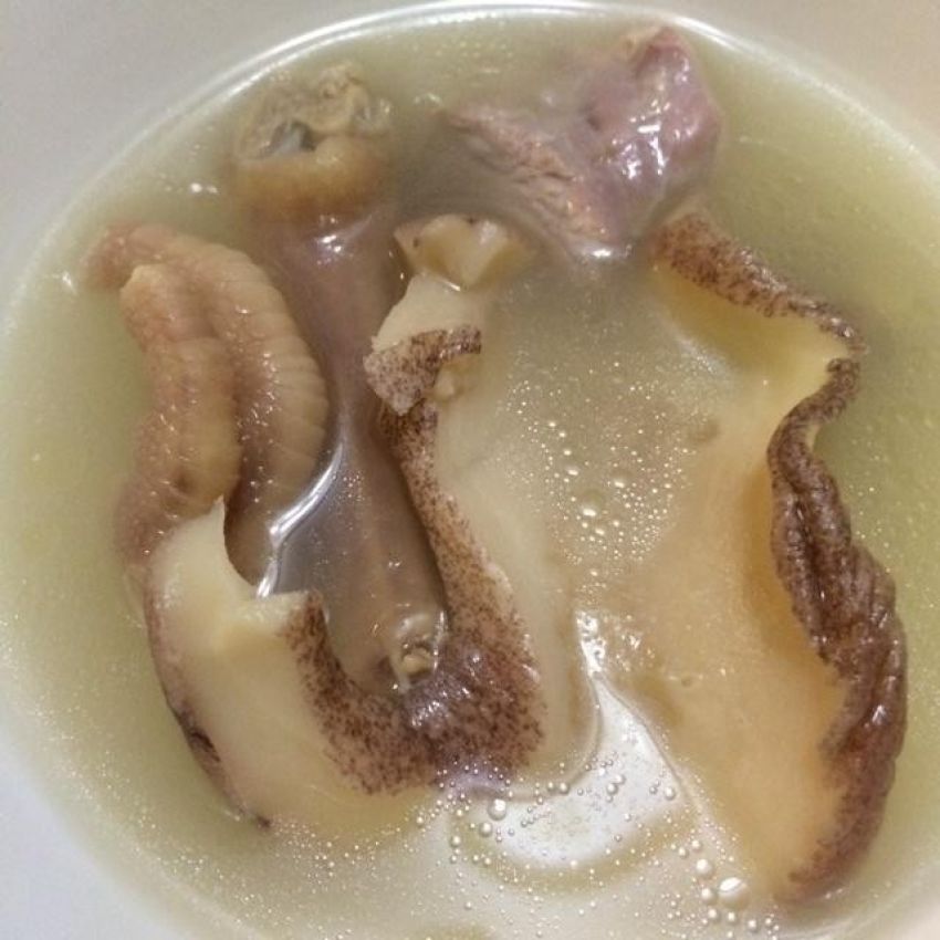 响螺片鸡脚瘦肉汤