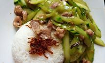 XO酱炒青瓜 烩饭的做法