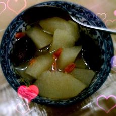 冰糖红枣炖雪梨