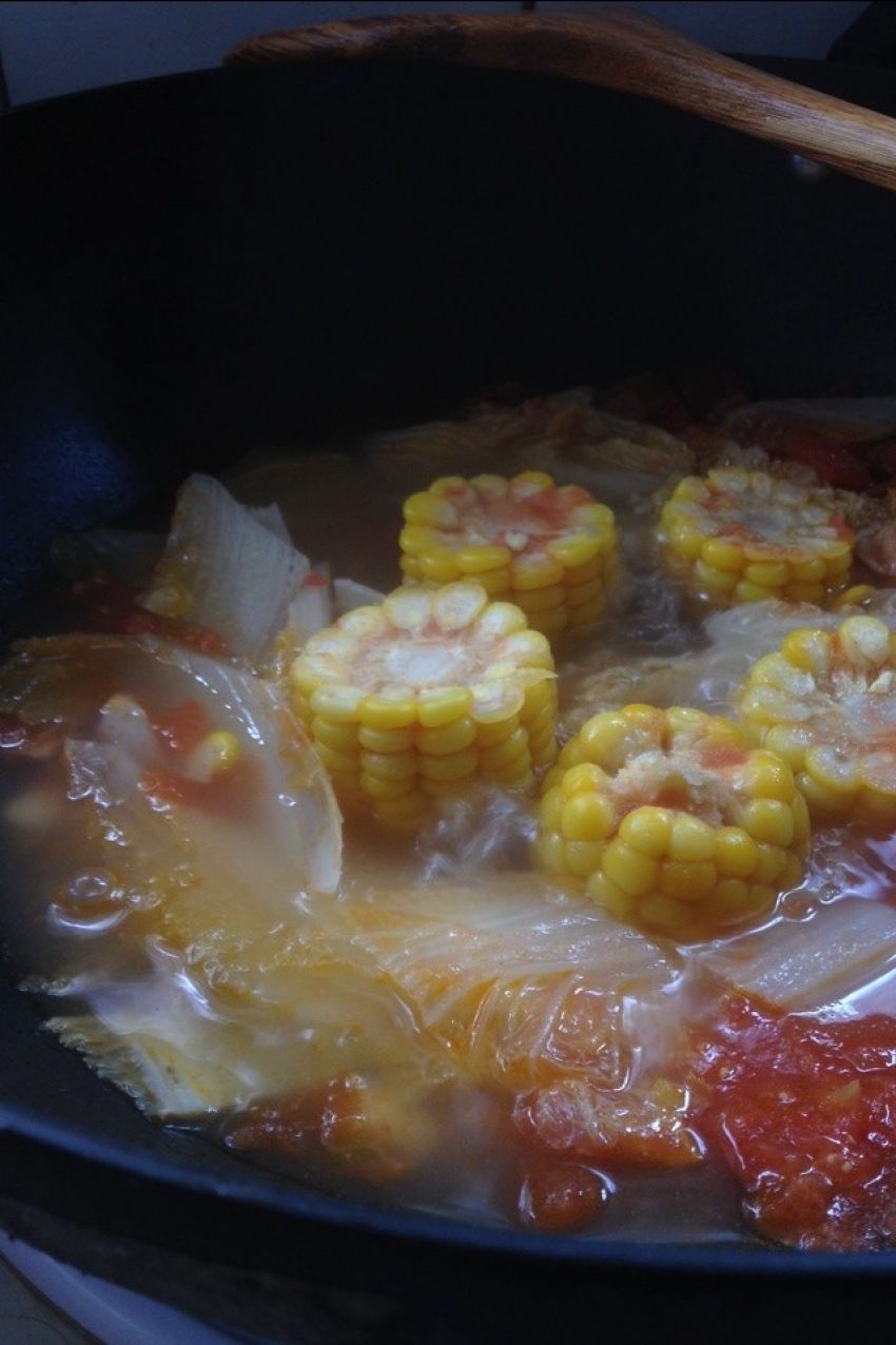 西红柿娃娃菜玉米汤