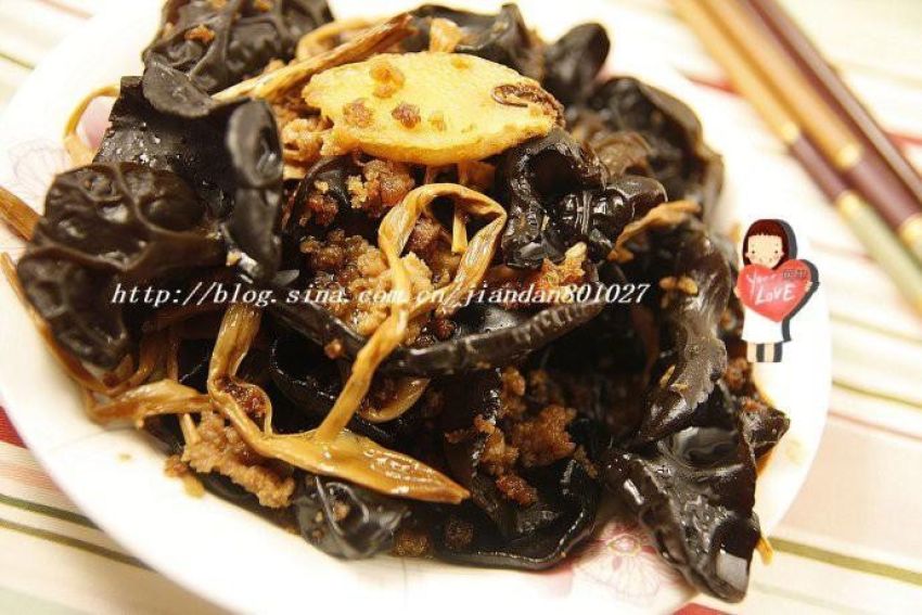 肉糜木耳炒黄花菜