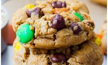 Soft-Baked Monster CookiesM&M 巧克力花生酱燕麦软饼的做法