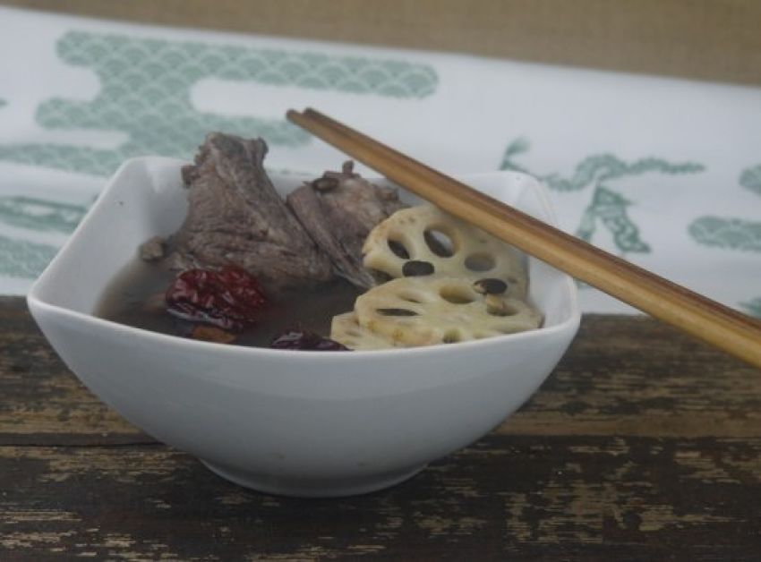 莲藕排骨汤