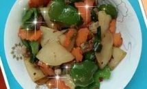 青椒土豆胡萝卜炒肉片的做法