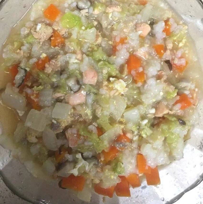 宝宝适合的三文鱼时蔬粥