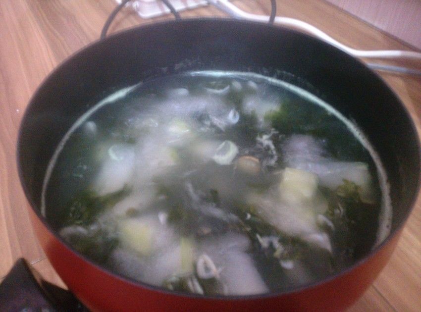 紫菜冬瓜豆腐虾皮蛋花汤