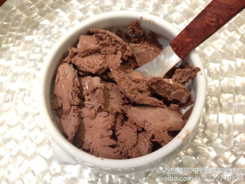 无鸡蛋版浓郁巧克力冰激淋