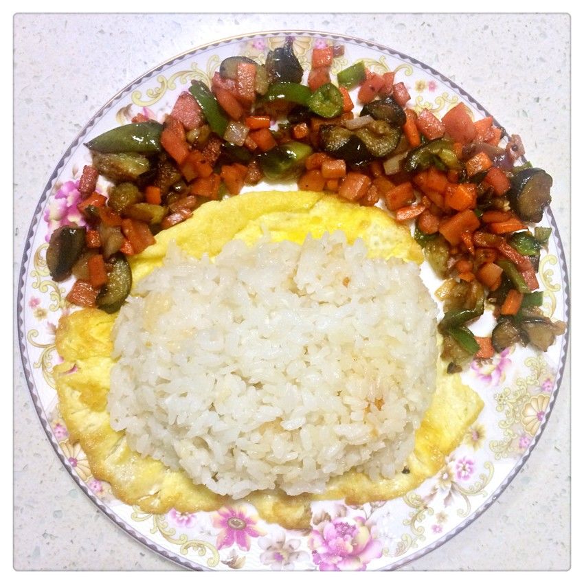 一人食午餐之煎蛋上的饭