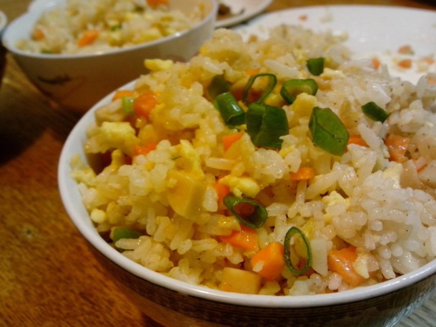 快速简单炒饭——滑蛋火腿肠炒饭