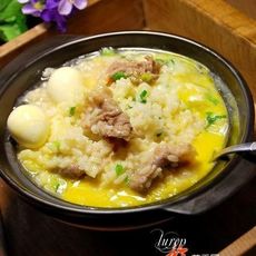 窝蛋生滚牛肉粥