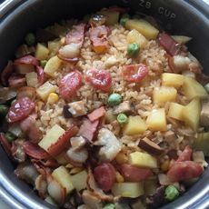 什锦煲仔饭(电饭锅版)