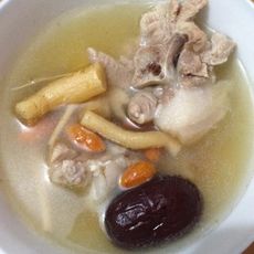 党参红枣枸杞猪脚汤