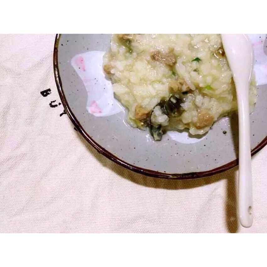 【寝室食堂】电饭煲皮蛋瘦肉粥