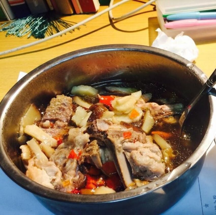 小菇娘焖排骨,粉丝说加油!