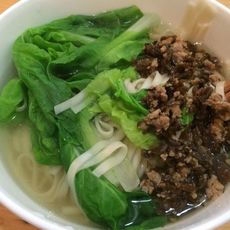 老鸭汤芽菜肉臊面