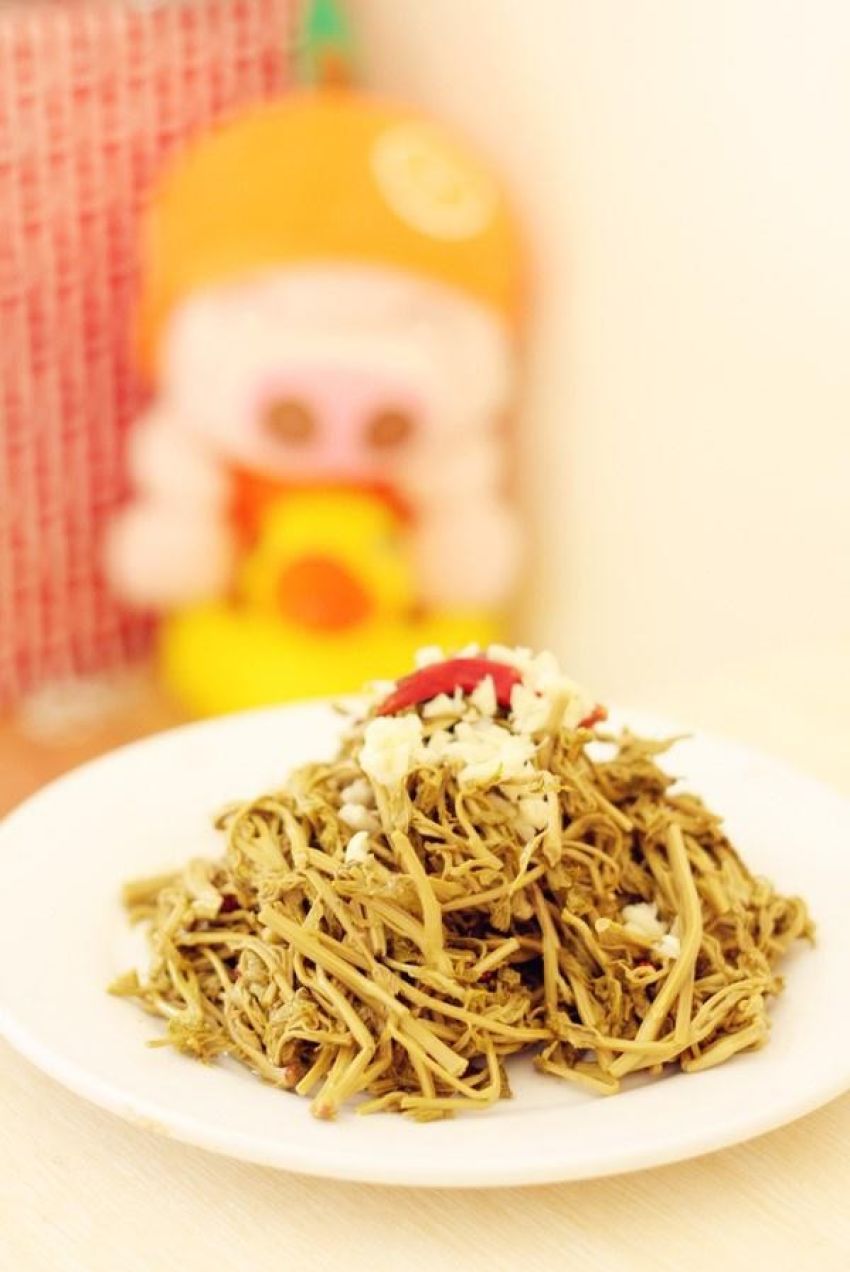 麻油蒜蓉木椿芽