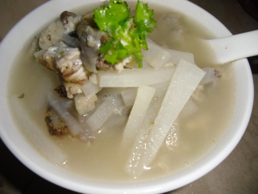 鱼尾鱼滑萝卜汤