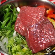 委内瑞拉手撕牛肉西语名：Carne Mechada别名：Pabellón Criollo或者：Ropa Vieja